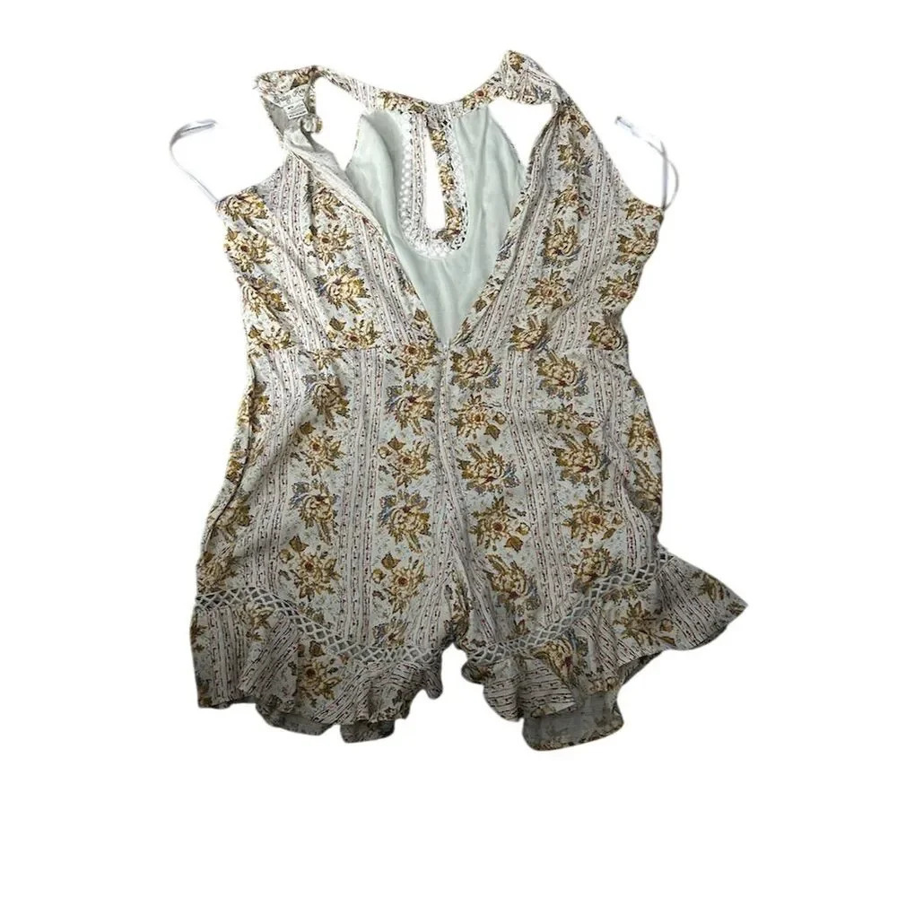 Indigo Rein Floral Halter Romper M Multicolor Crochet Ruffle Hem
181 - Picture 3 of 5